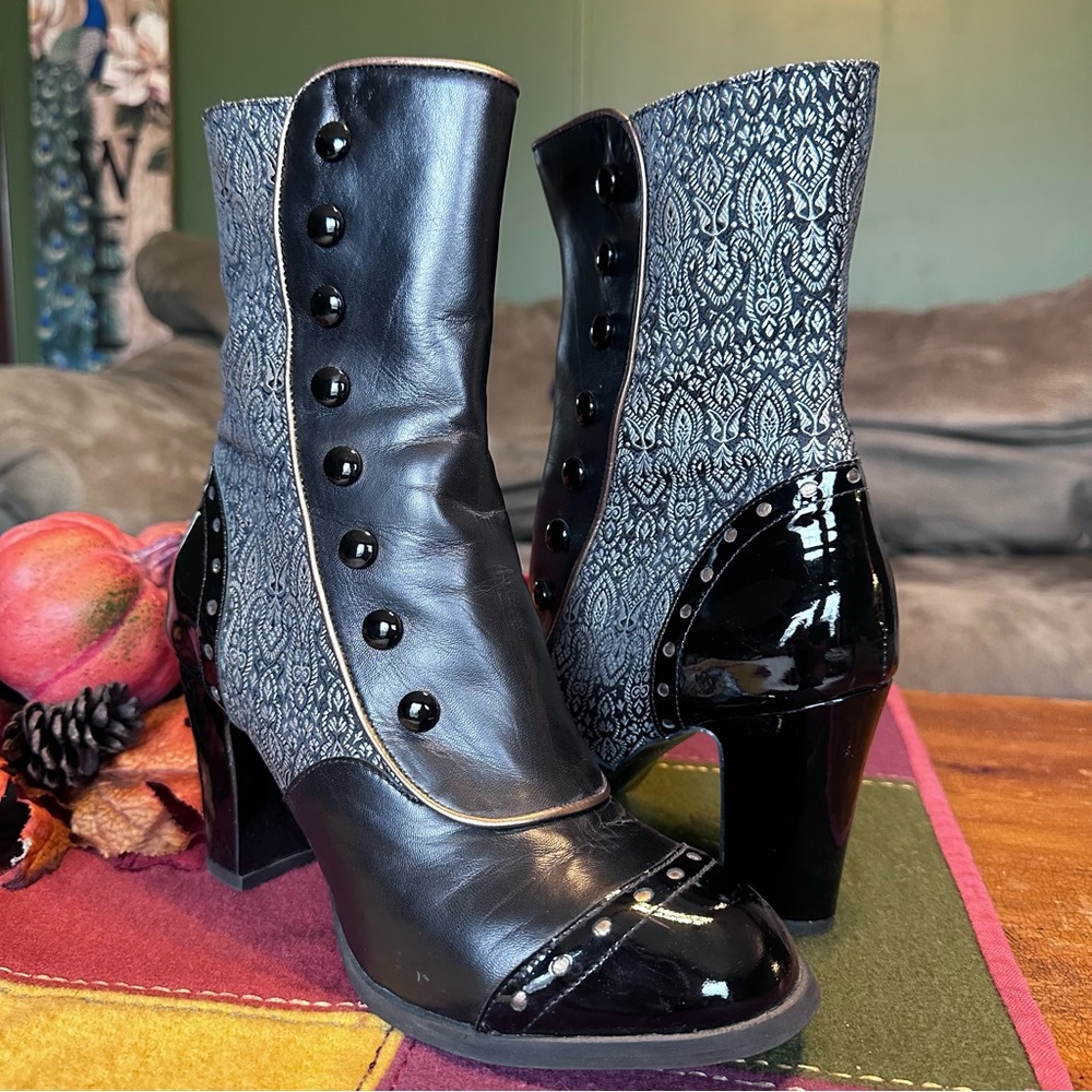 Fluevog Attic Denise Ankle Boot with Buttons in Black